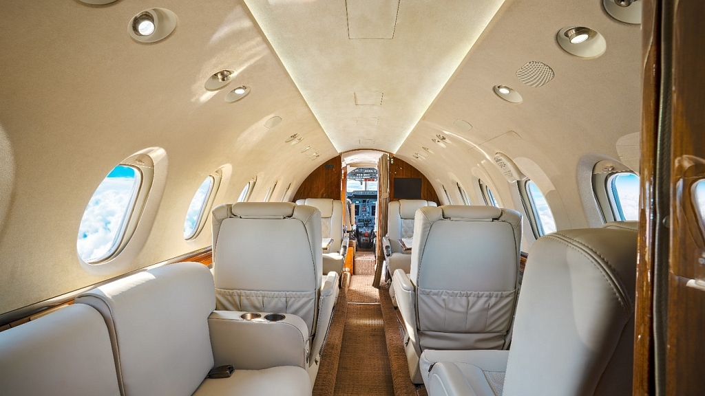 Hawker 750 TC-TCB