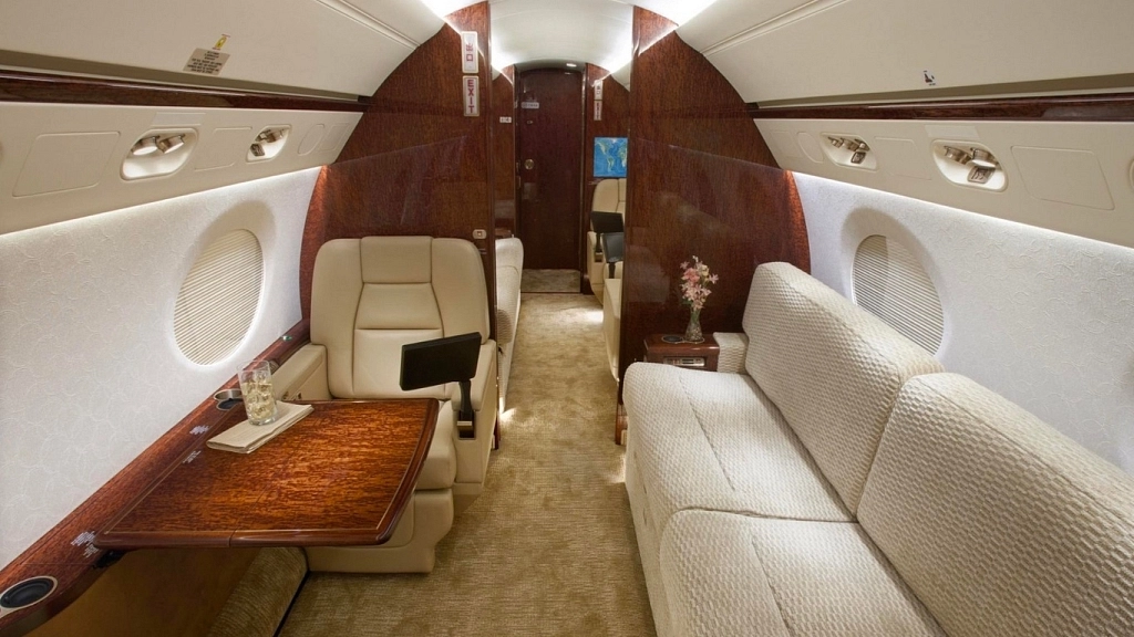 Gulfstream G-550 B-8255