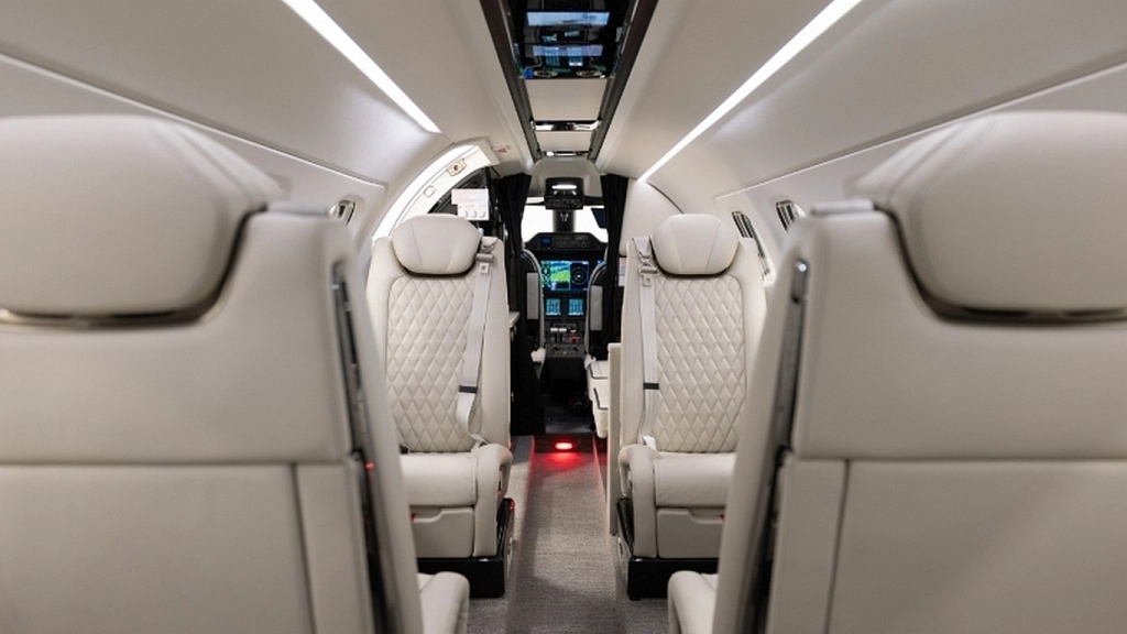 Embraer Phenom 300E OK-ELA