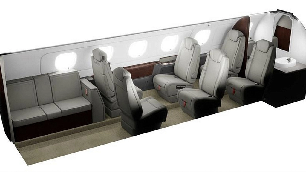 Embraer Phenom 300E OK-ELA