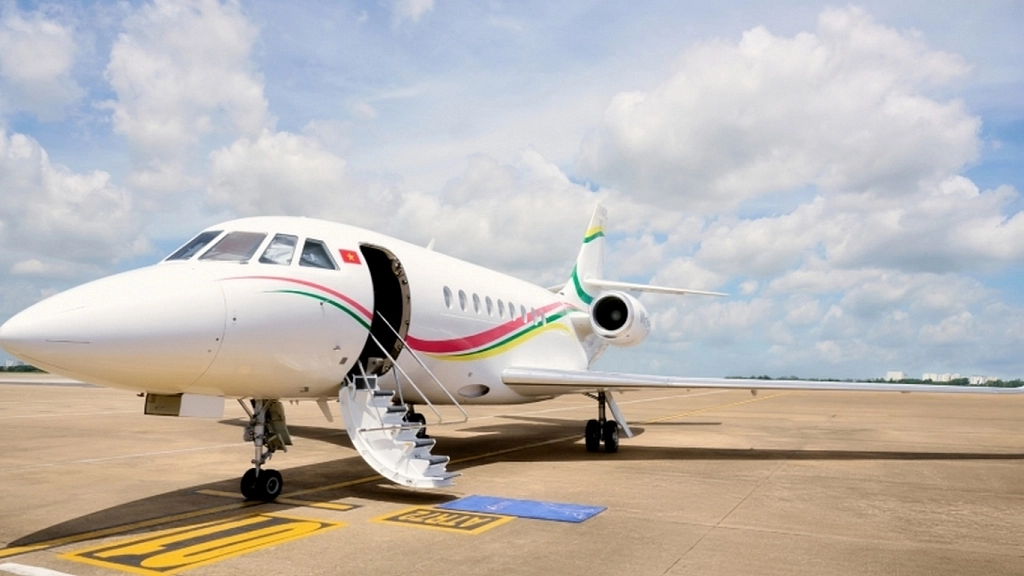 Dassault Falcon 2000 VN-A238