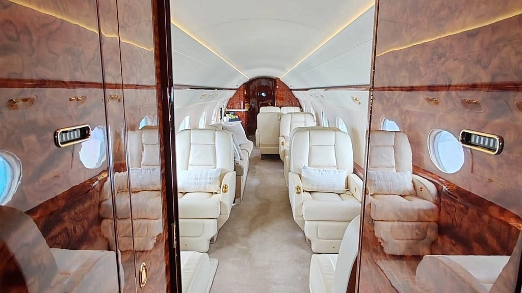 Gulfstream G-550 VP-CWZ