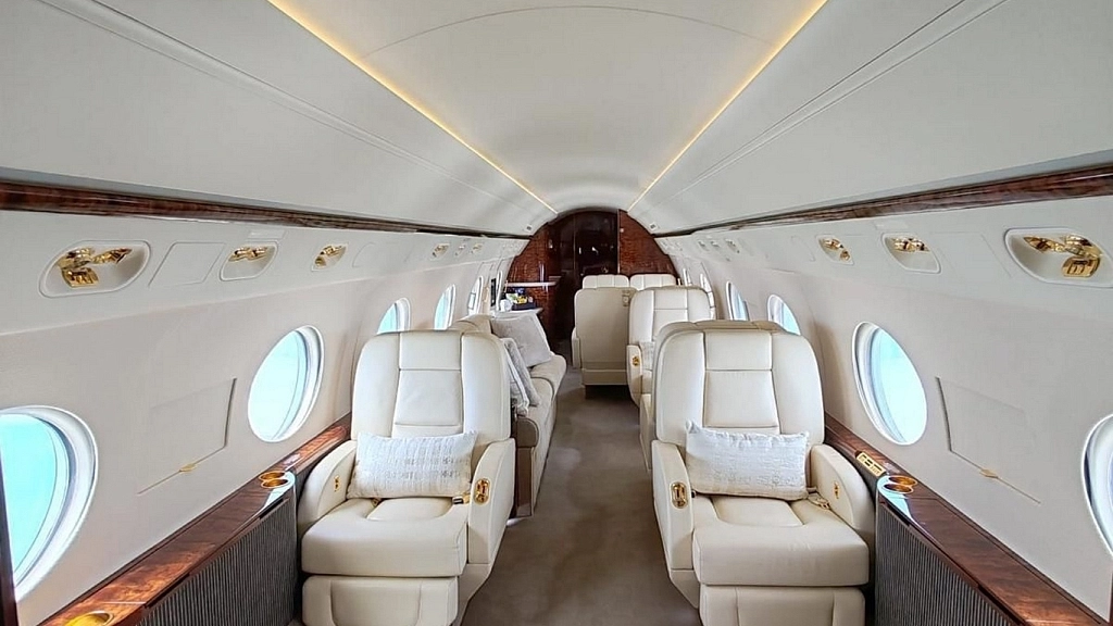 Gulfstream G-550 VP-CWZ