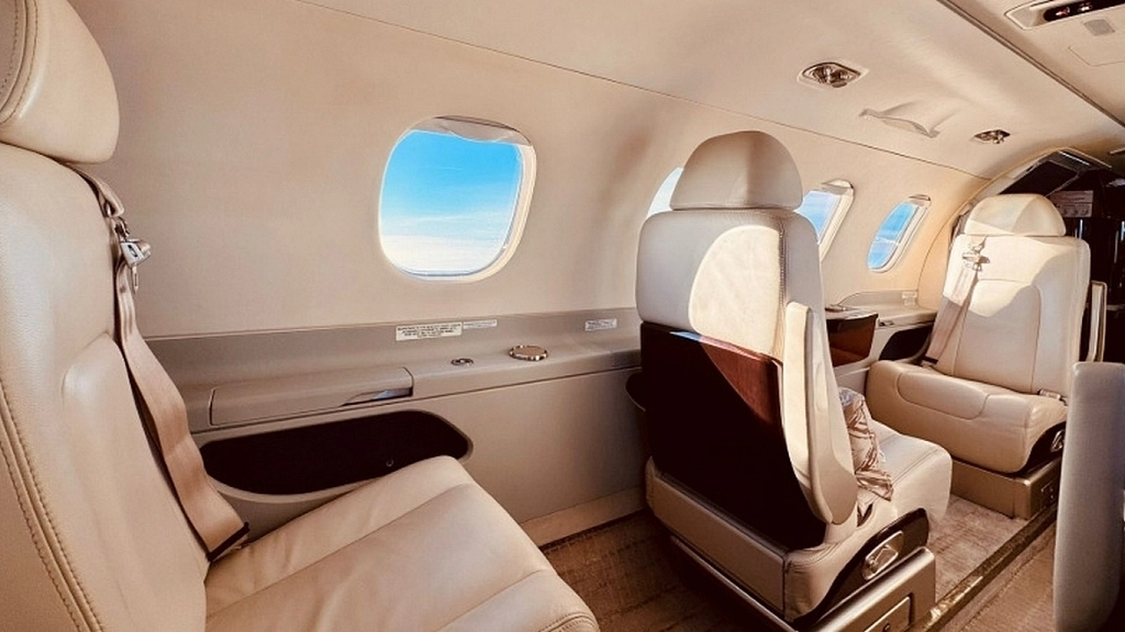 Embraer Phenom 300 OK-AMR