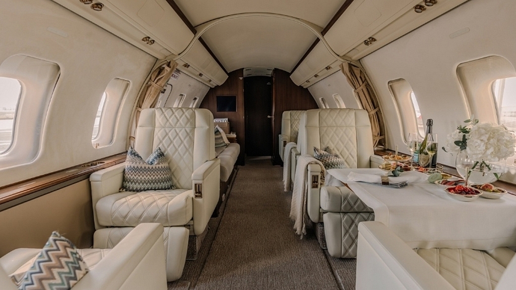 Bombardier Challenger 605 9H-ALD