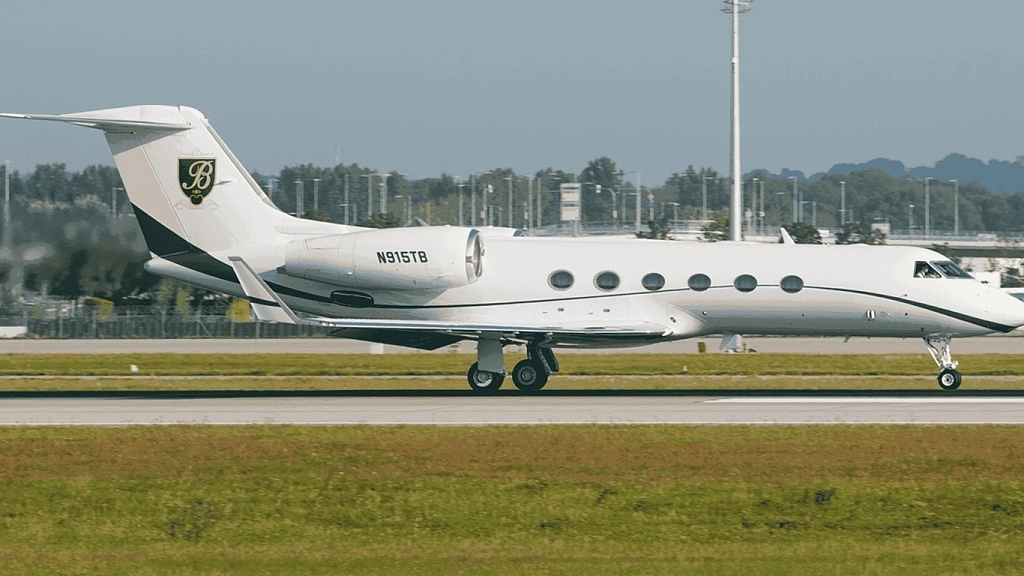 Gulfstream G-450 N915TB
