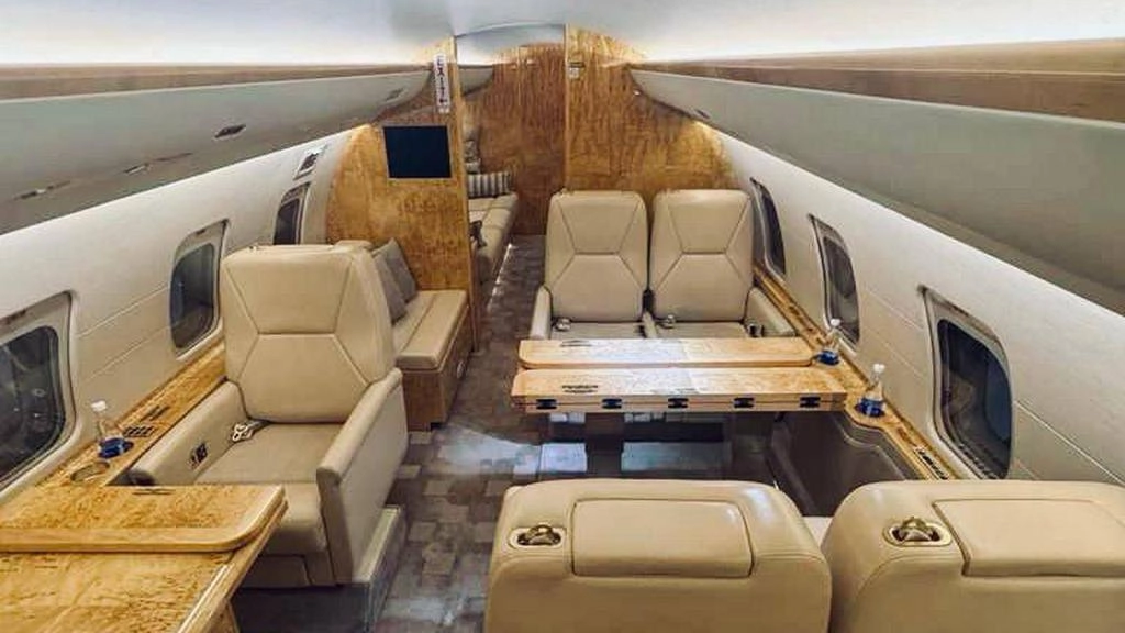 Bombardier Challenger 850 RA-63700