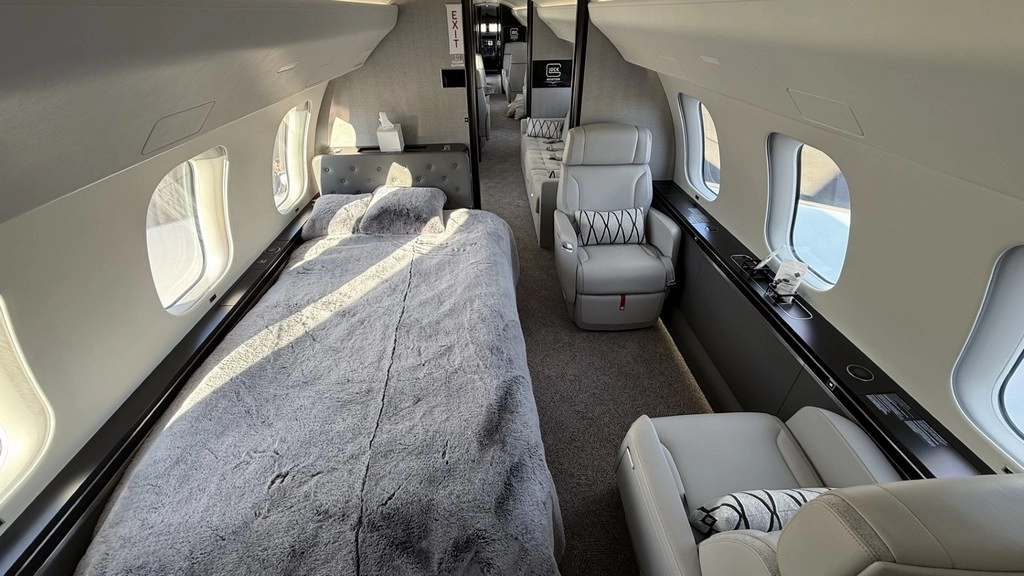 Bombardier Global 7500 OE-LGG