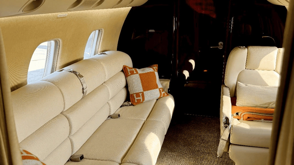 Embraer Legacy 600 UP-EM012