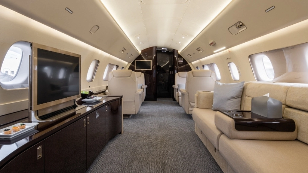 Embraer Lineage 1000 9H-DEE
