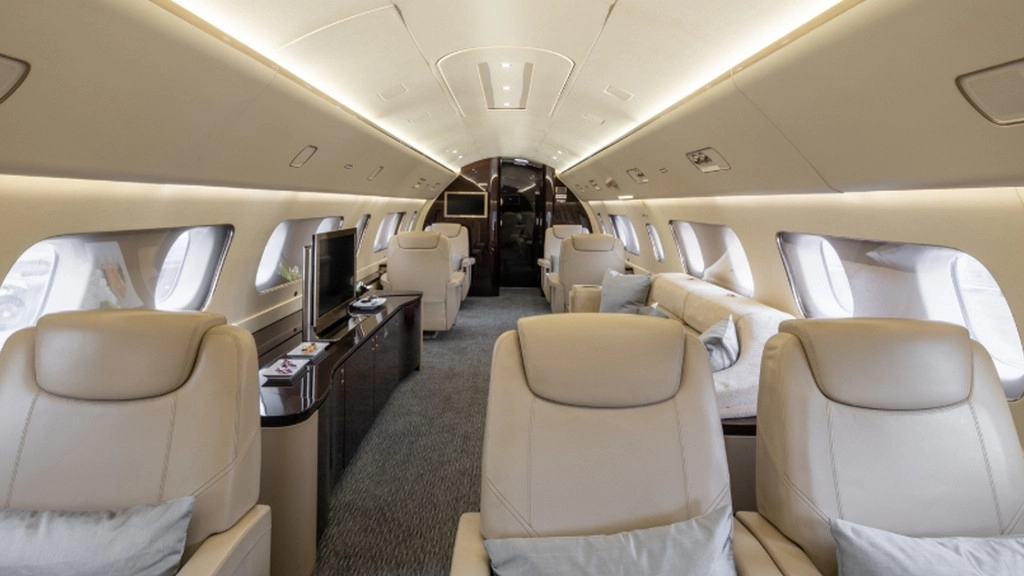 Embraer Lineage 1000 9H-DEE