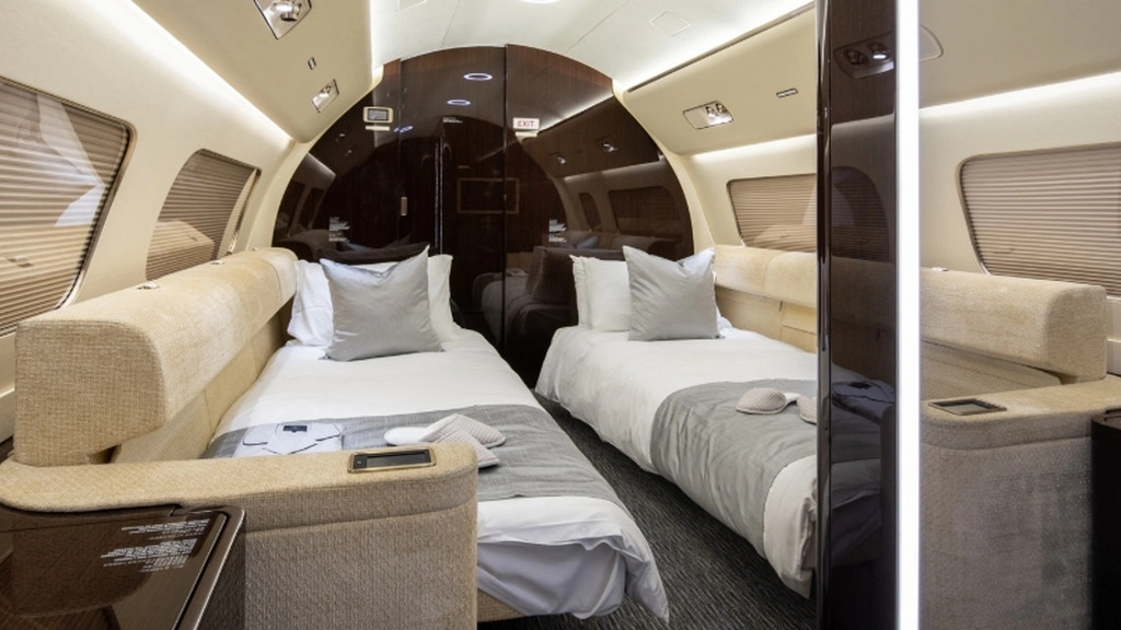 Embraer Lineage 1000 9H-DEE