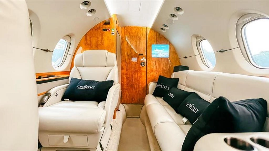 Hawker 850XP PK-CEO