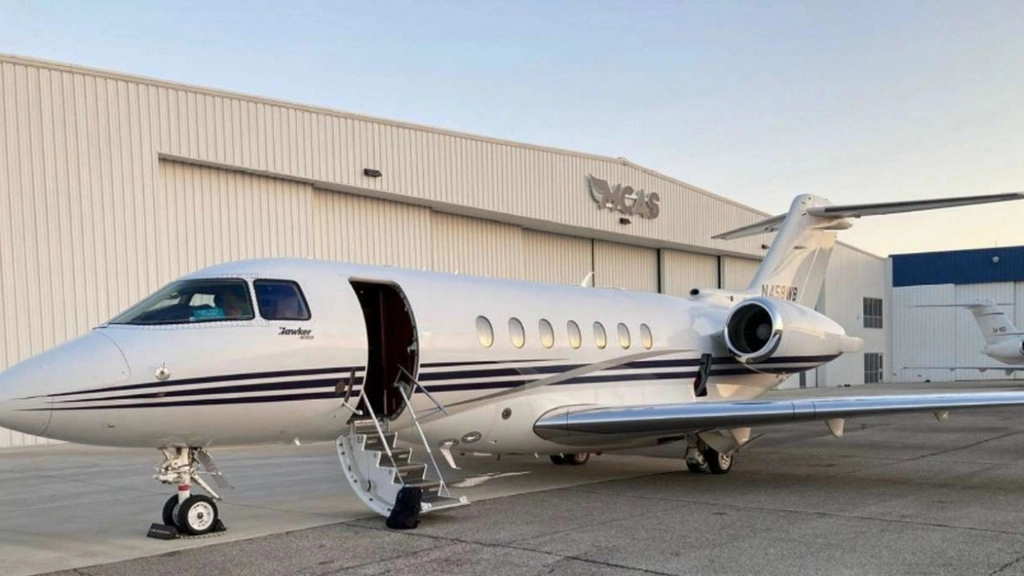 Hawker 4000 VT-KVR