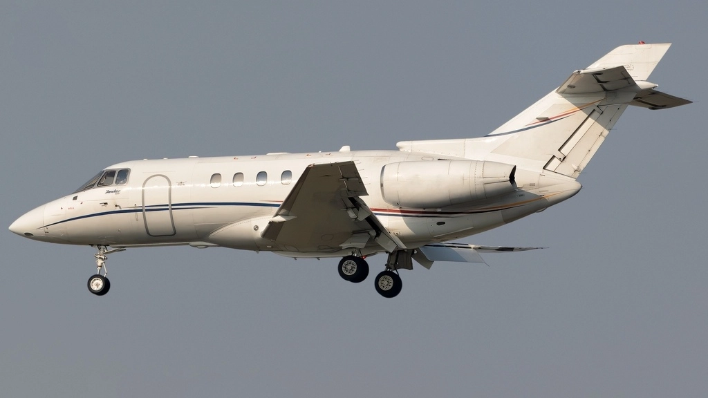 Hawker 800XP VT-LIB