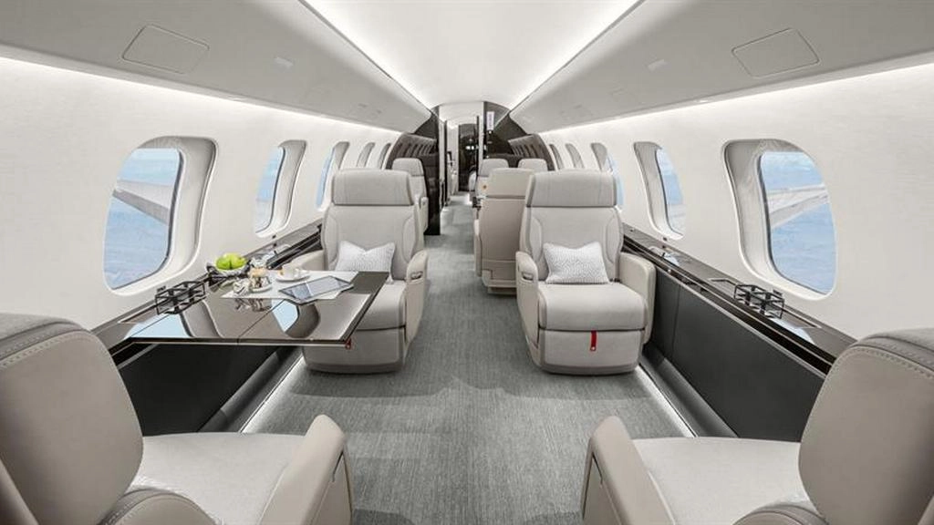 Bombardier Global 7500 G-HNEY