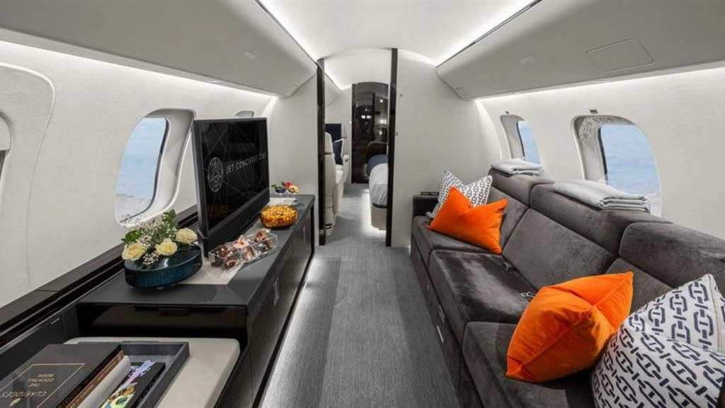 Bombardier Global 7500 G-HNEY