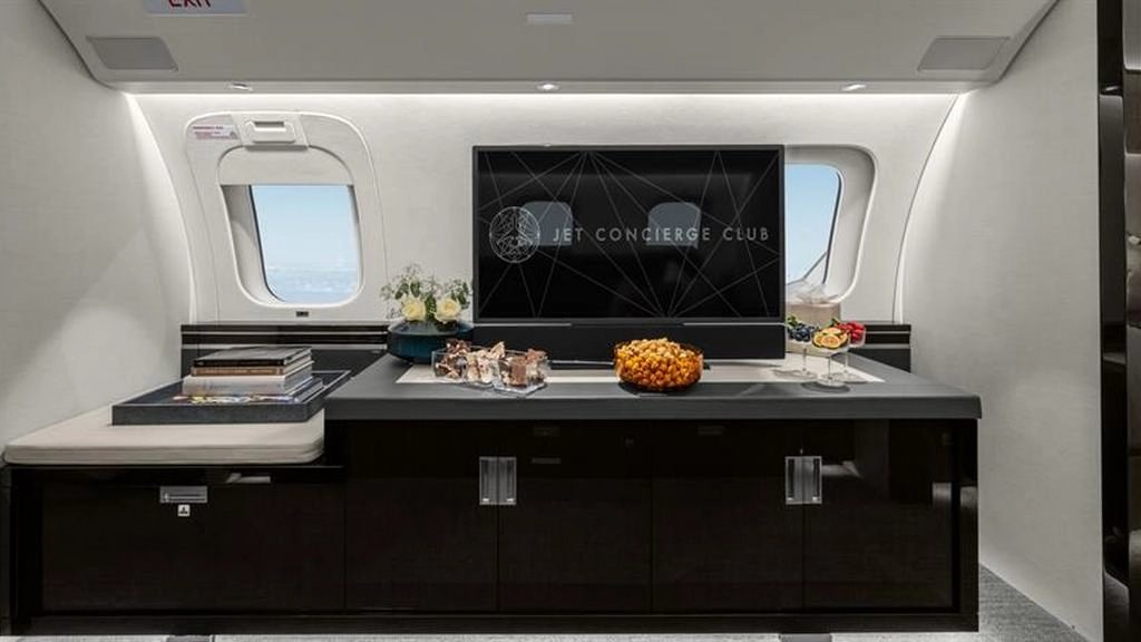 Bombardier Global 7500 G-HNEY