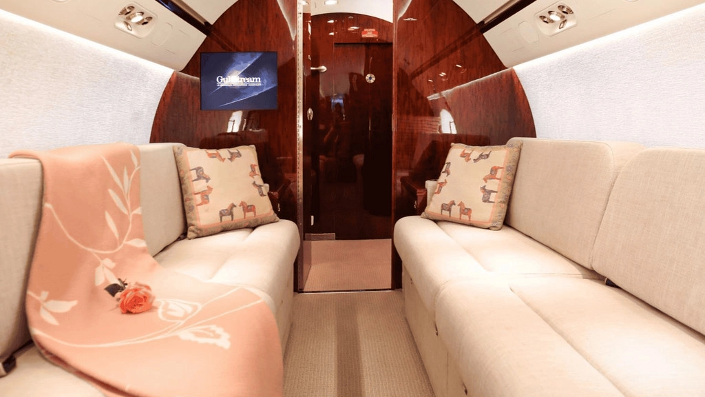 Gulfstream G-550 B-8132
