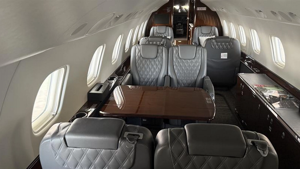 Embraer Legacy 650 T7-FTH