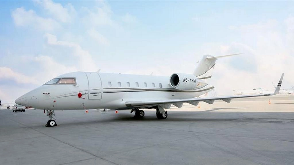 Bombardier Challenger 605 A6-ASM