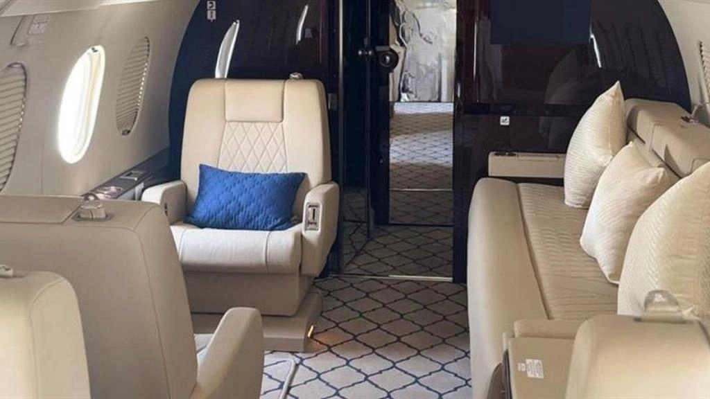 Dassault Falcon 2000EX T7-VKR