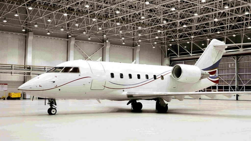 Bombardier Challenger 604 B-7697