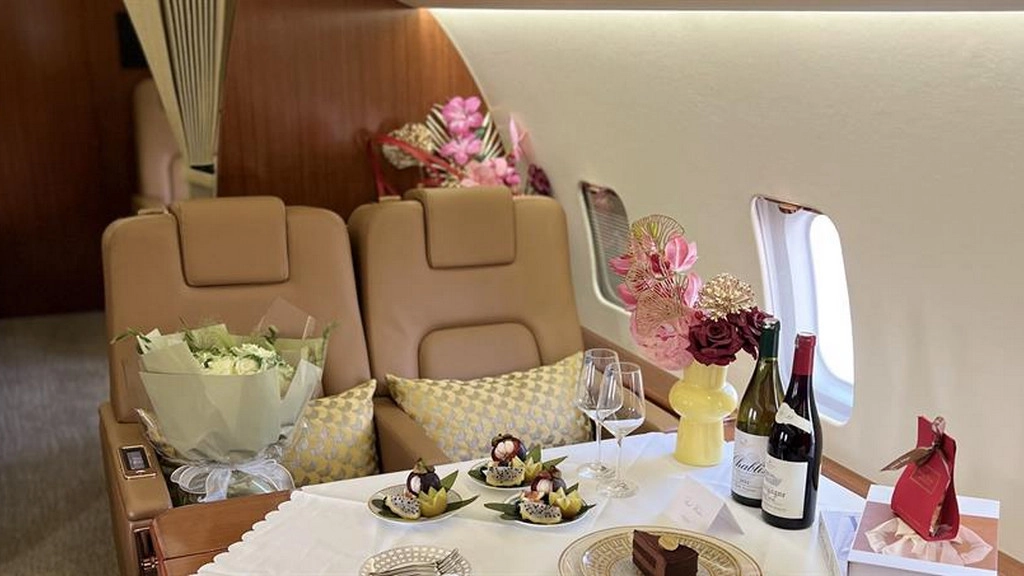 Bombardier Challenger 850 B-3006