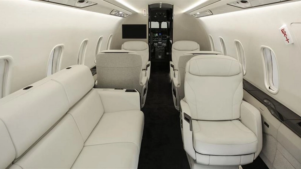 Bombardier Challenger 3500 N90LG
