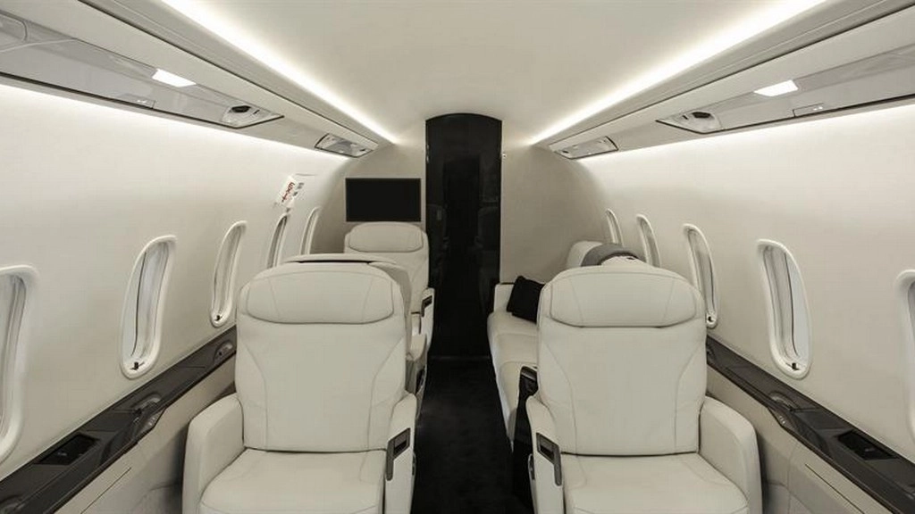 Bombardier Challenger 3500 N90LG