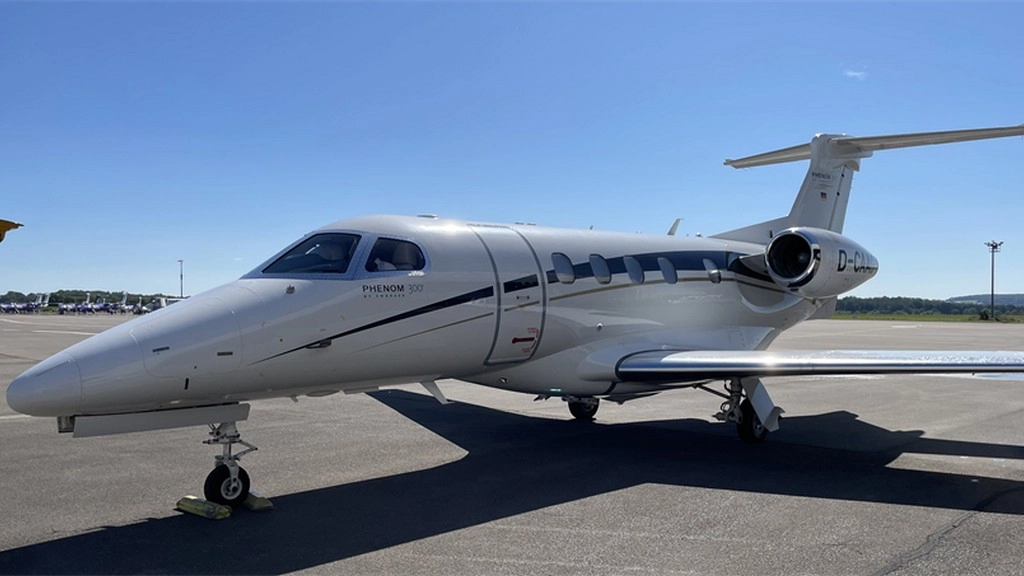 Embraer Phenom 300 D-CAAG