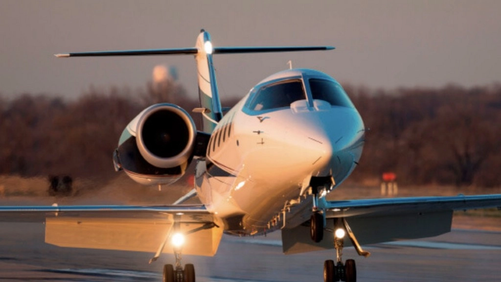Bombardier Learjet 60 LV-***