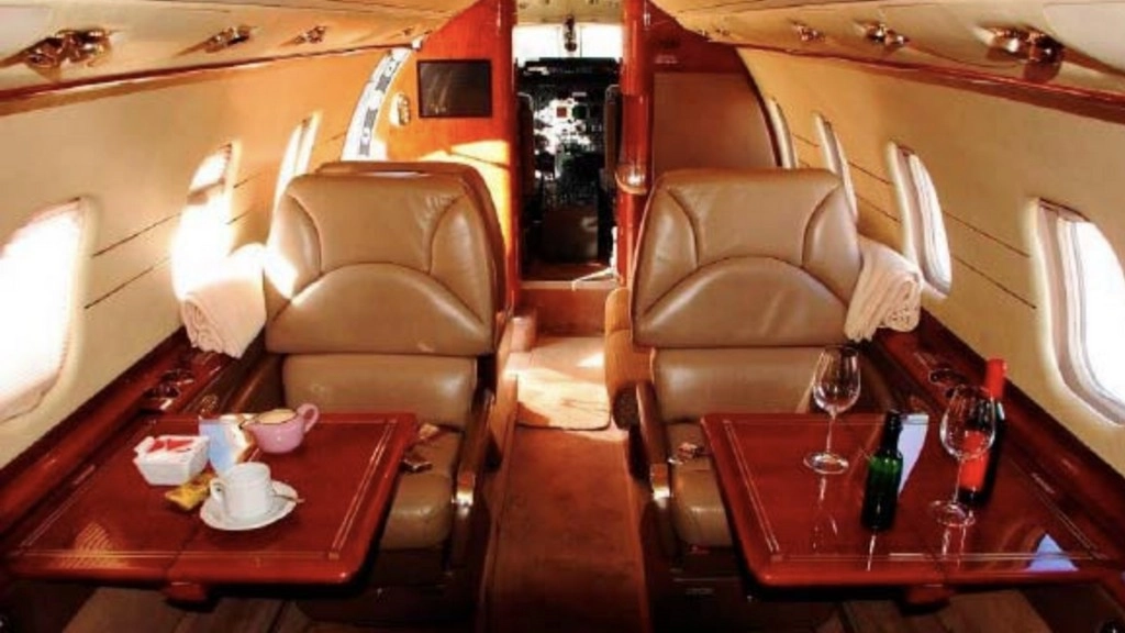 Bombardier Learjet 60 LV-***
