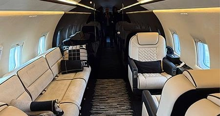 Bombardier Challenger 604 YL-TIM