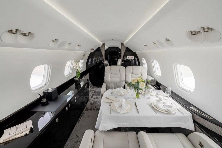 Embraer Legacy 600 UP-EM014