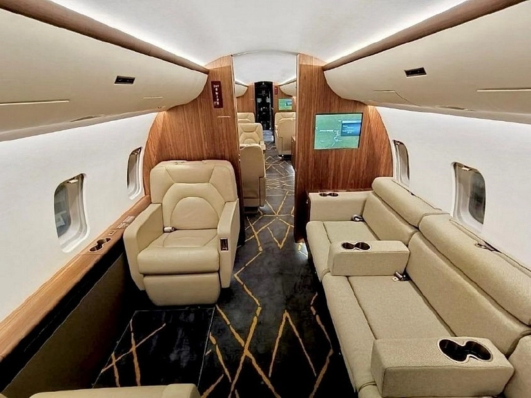 Bombardier Challenger 850 RA-73558
