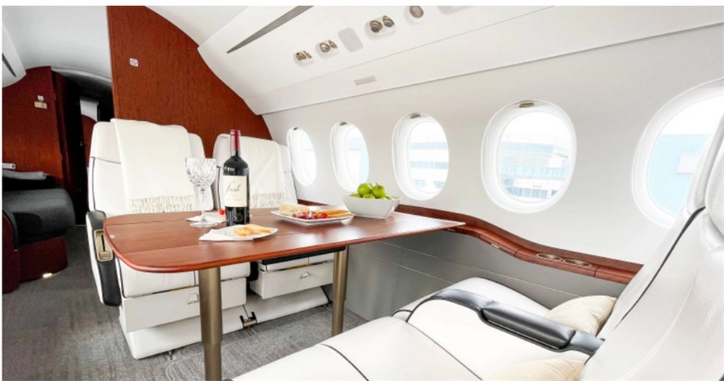 Dassault Falcon 7X N988NW