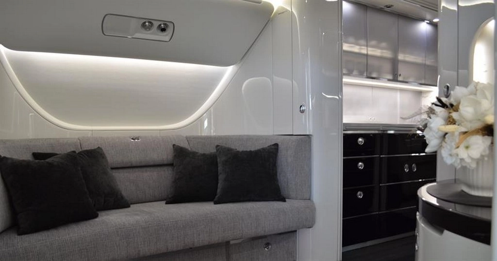 Embraer Lineage 1000E YL-UAG
