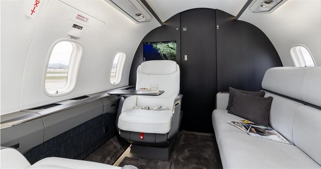 Bombardier Challenger 3500 N115SE