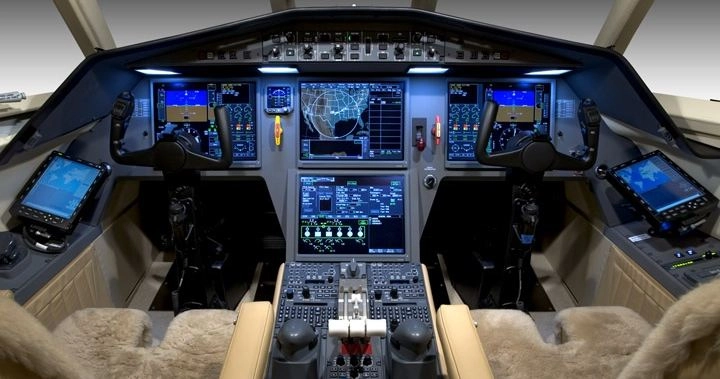 Dassault Falcon 900EX EASy LX-EMO