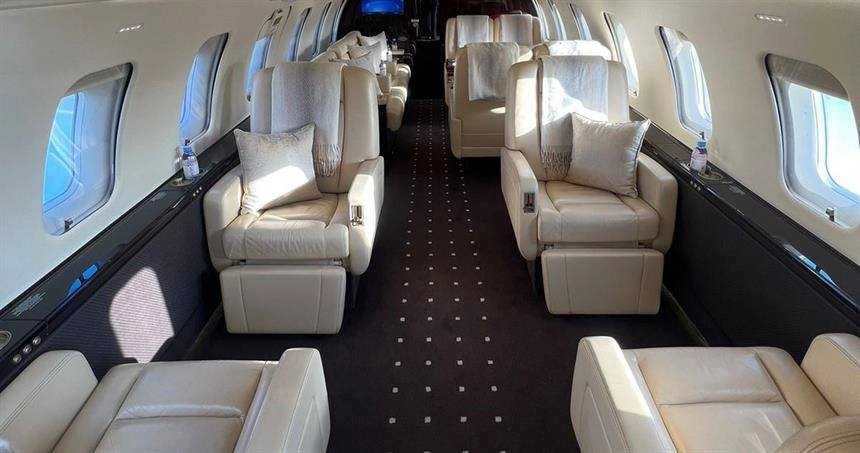 Bombardier Challenger 605 T7-ALX1