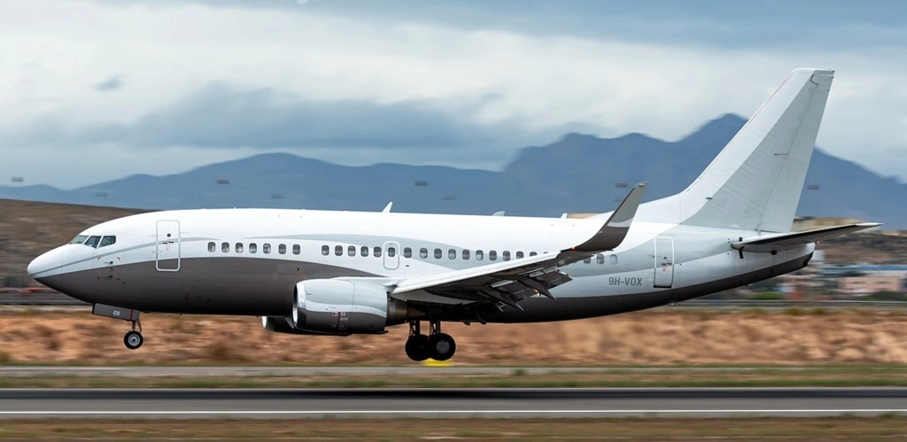 Boeing 737-500 VIP 9H-VOX