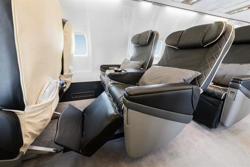 Boeing 737-500 VIP 9H-YES