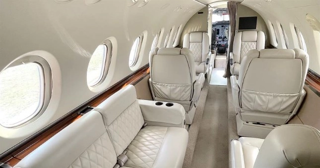 Hawker 750 N750FA
