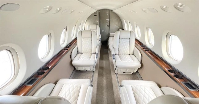 Hawker 750 N750FA