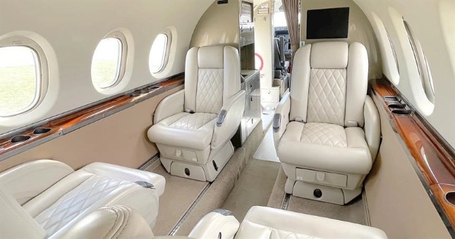 Hawker 750 N750FA