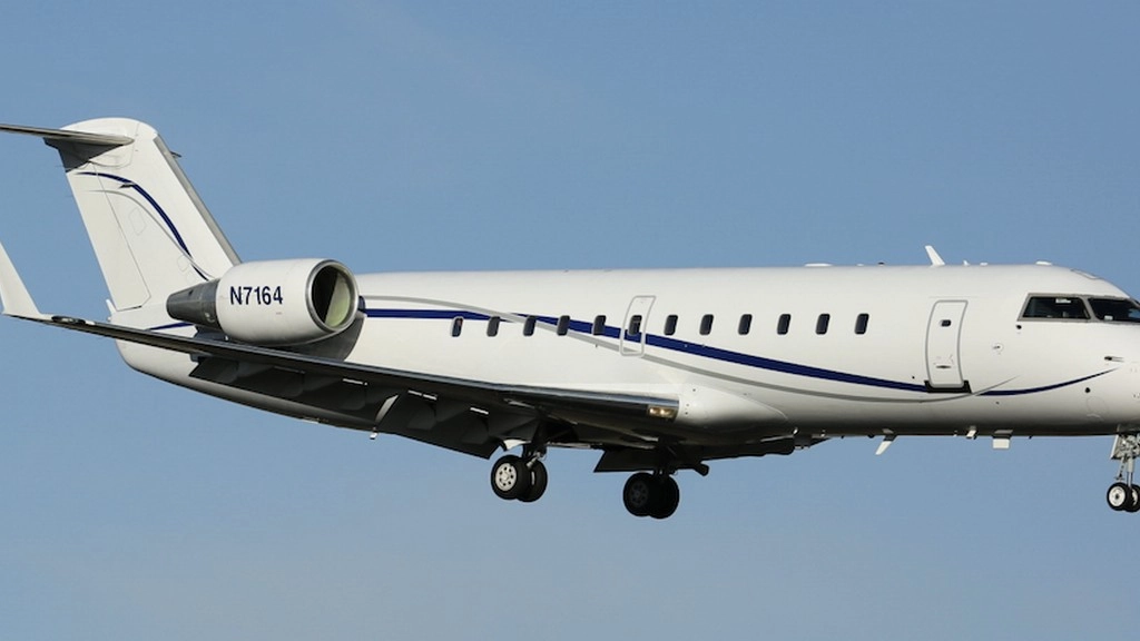 CRJ-100 VIP N7164