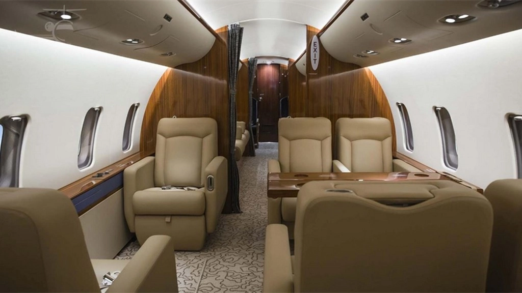 CRJ-100 VIP N7164