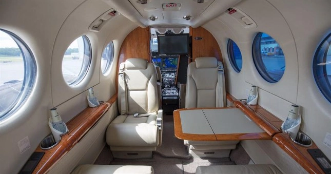 Beechcraft King Air 350i SE-MOF