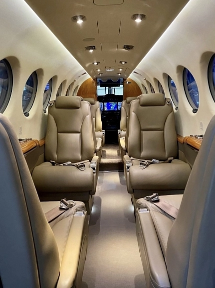 Beechcraft King Air 350i N725TR